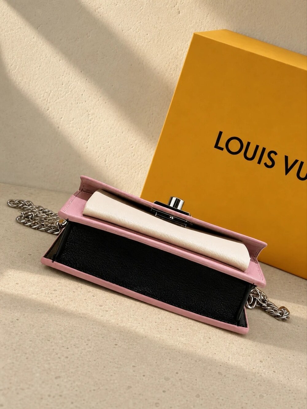 Louis Vuitton Lockme Chain Pink Beige Grained Leather Shoulder Bag - Picture 6 of 6